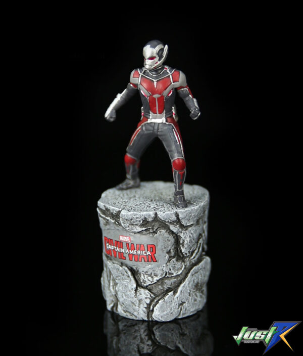 FFS006 KING ARTS ANT MAN POSED CHARACTER WITH STONE 6.5cm